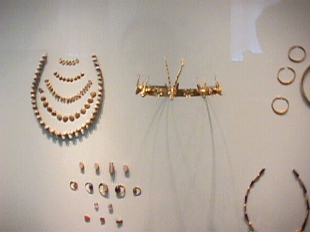 Human beings always knew how to decorate themselves